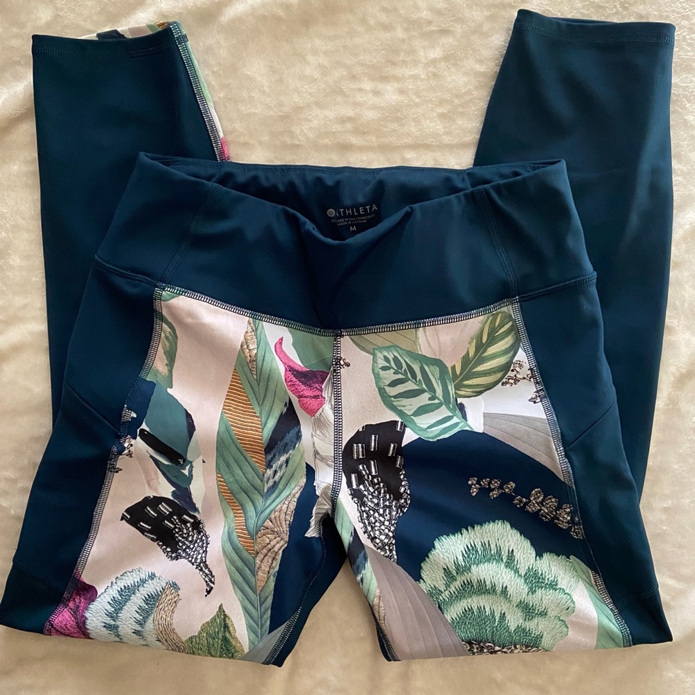 {Athleta} Floral Cropped Leggings